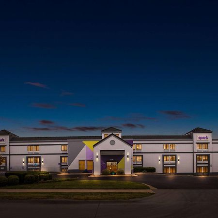 Spark By Hilton Wichita East Exteriör bild