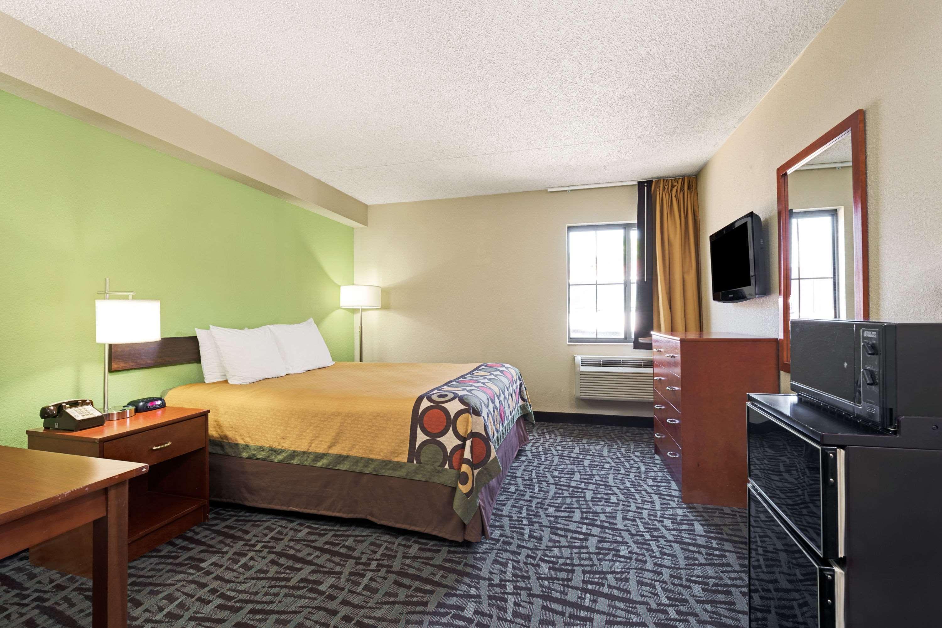 Spark By Hilton Wichita East Exteriör bild