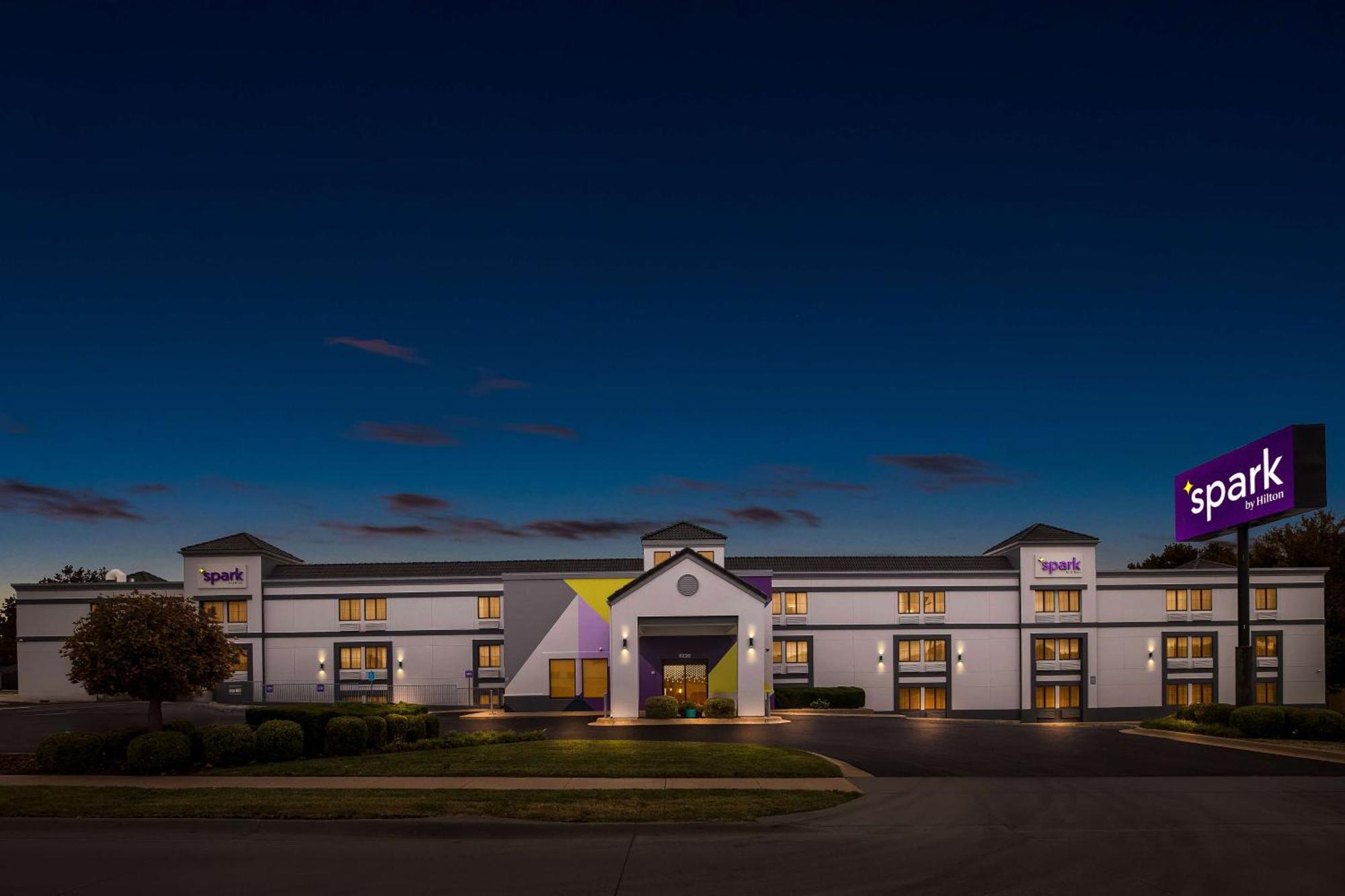 Spark By Hilton Wichita East Exteriör bild